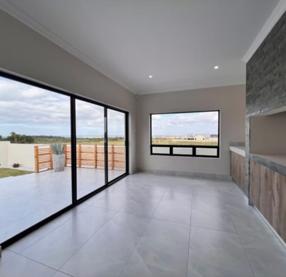4 Bedroom Property for Sale in Fountains Estate Eastern Cape